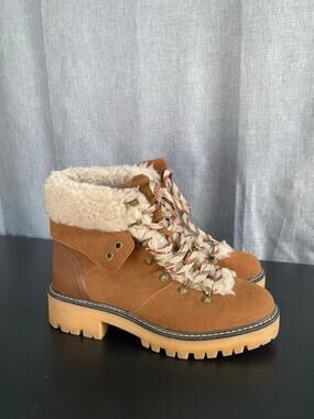 Time and Tru Women’s Faux Shearling Hiker Boots Cognac Brown Size 9 Memory Foam